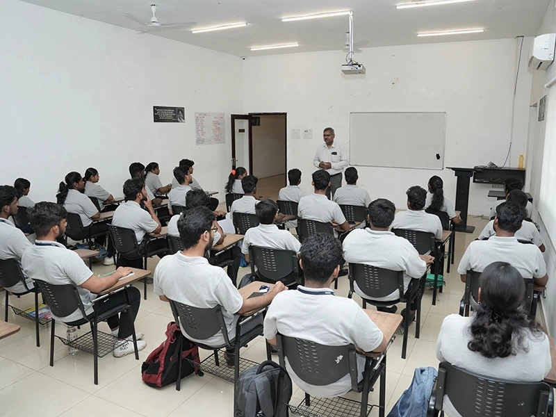 Aachi Business School