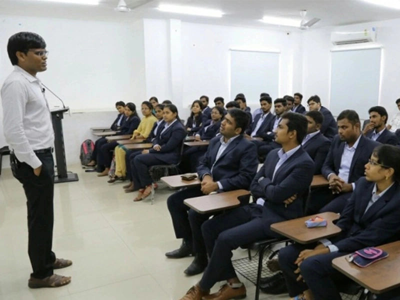 Aachi Business School