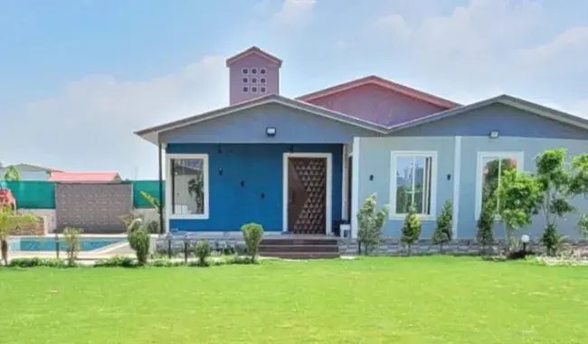 Farmhouse in Noida