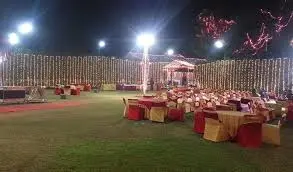 Green Garden Party Lawn