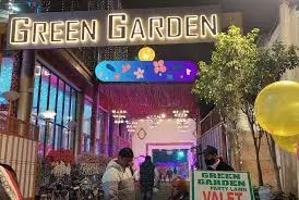 Green Garden Party Lawn